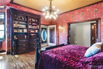 Built-ins in second bedroom