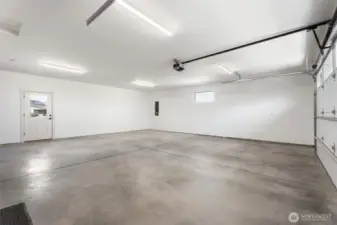 Finished out 825 sq ft garage- tandem parking? You bet!