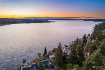 Enjoy breathtaking sunsets, the glimmering Seattle Skyline, and the snowcapped Olympic Mountains on the horizon.