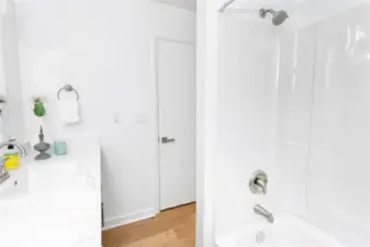 Full Hall Bathroom