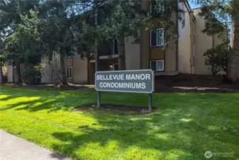 Bellevue Manor