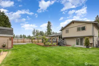 So much room for bbq or pets to roam!