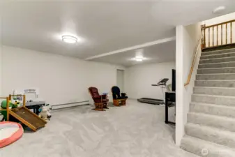 Huge downstairs basement with all new carpet