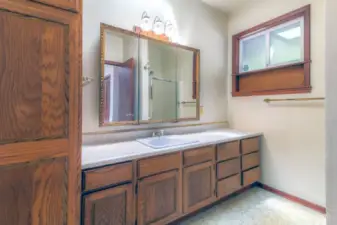 En suite bath