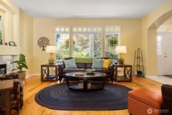 Spacious Living room with a gas fireplace