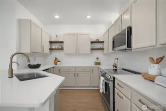 Plentiful counter space and large peninsula