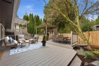 Large Deck to entertain, beautiful landscape surroundings, Virtual stage