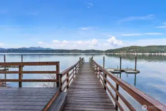 Olympic Vista Clubhouse with private beach and dock