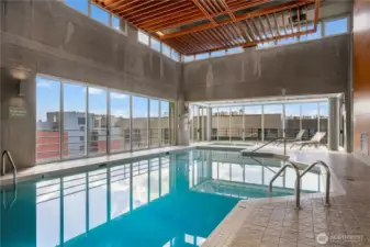 5th Floor Pool