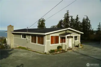 level entry with bluff views