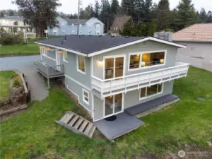 a full sized modern home, level entry with daylight basement