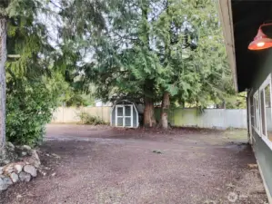 The shed is locked for security purposes and will be shown when there is an offer the seller is agreeable with.