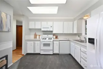 Large kitchen with newer appliances
