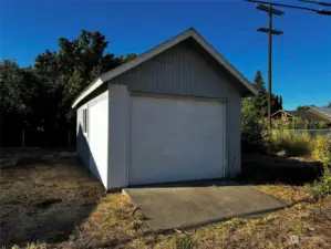 Detached one car garage