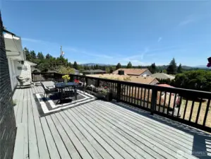 Territorial views of the surround hills and peak-a-boo seasonal view of Mt. Hood.