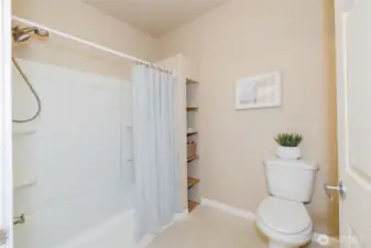 Shower/tub combo in primary bath for added convenience