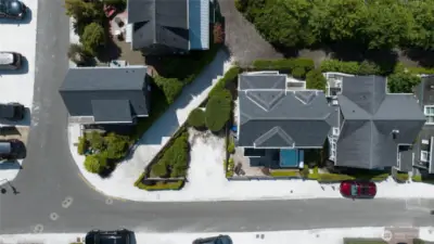 The carriage house would sit where the off street parking space is.
