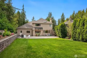 Take advantage of this amazing yard, whether it's an epic play space, an outdoor entertaining area, or the perfect excuse to finally get that puppy!