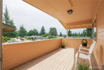 Balcony with new front deck