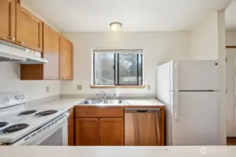 *This is a representation of layout, Actual unit has different cabinets