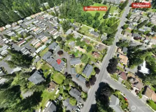 Well located close to delicious food, great shops, services, schools, work options, transportation options and more!