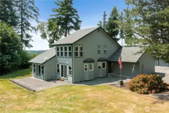 This view shows all windows with views of Mt. Rainier