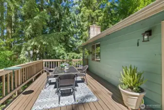 Sunny &n Private Deck