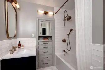 2nd floor bathroom