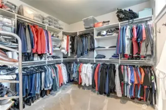 Custom closet built-ins