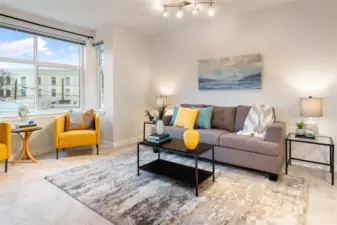 This fabulous corner unit stays bright and cheery all day thanks to large windows and a smart circular layout.