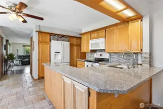 ~Durable Top of the Line Quartz Countertops & White Appliances~