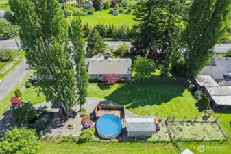 ~Aerial View of Entire Backyard~ Just sit down & unwind~