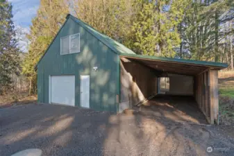 Barn/Shop & Carport