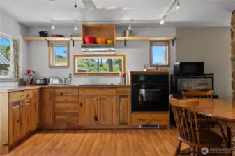 Plenty of prepping space for entertaining