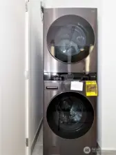 LG washer/dryer with steam