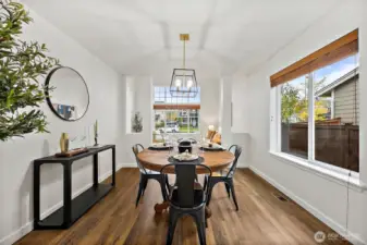 Dining room that could accommodate a large gathering table
