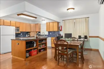 Fresh new paint in kitchen, dining, and family room.