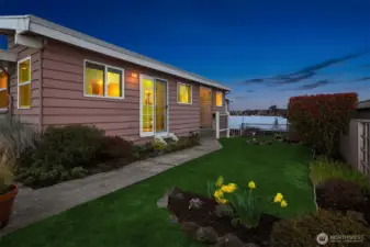 South side of lot looking NE.