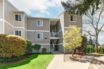 2nd floor, just 1 flight of stairs1