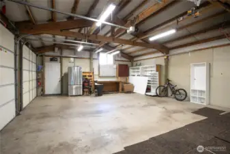 3 Bay Shop