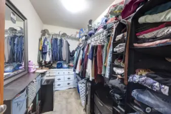 walk in closet in primary