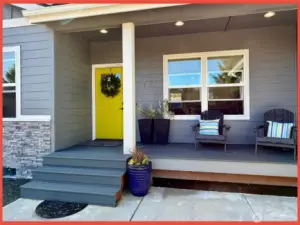 Front & back covered decks w/Trex decking.