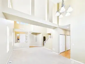 Dining room looking back to Entrance