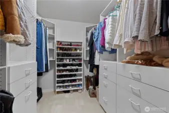 Large Primary Suite Walk-In Closet with Organizers and NEW Carpet!