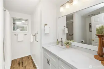 Updated Full Guest Bath