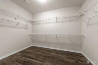 Primary suite Walk in closet