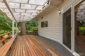 Covered Side Deck