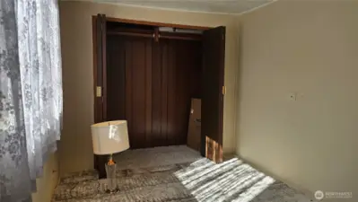 Guest Bedroom - Tip-out