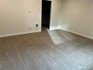 Master Freshly Painted & Lush Carpeting!