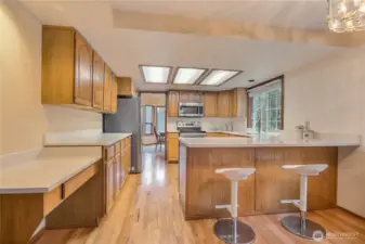 Kitchen with breakfast bar